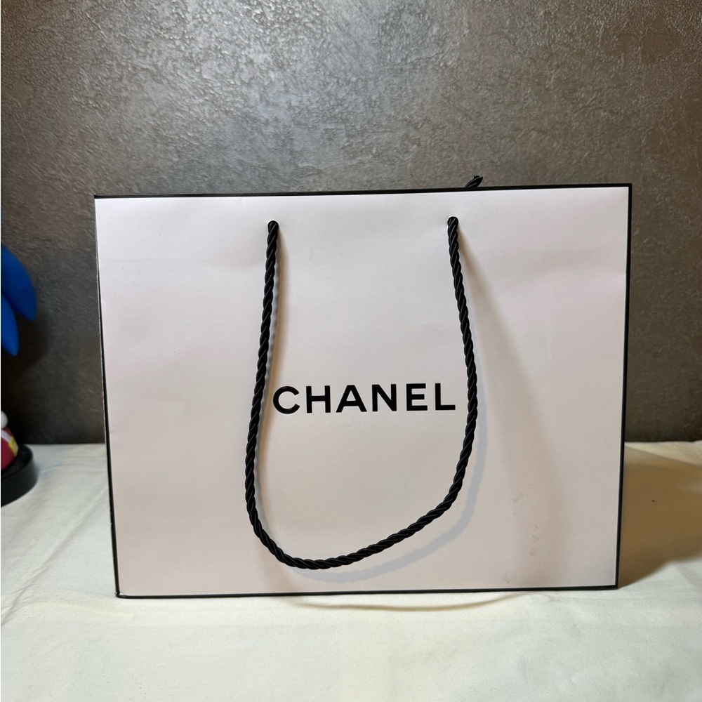 Chanel shopping bag